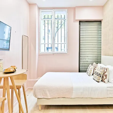 Central, Cozy And Air-conditioned - 17 Apartment