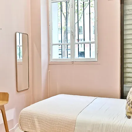 Central, Cozy And Air-conditioned - 17 Apartment